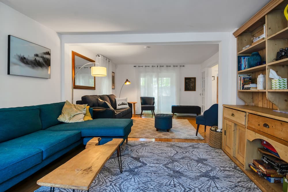 Photo of Livingroom in Acton