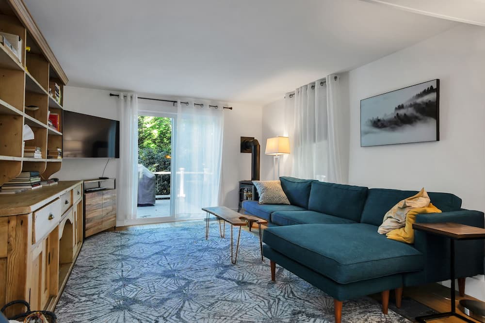 Photo of Livingroom in Acton