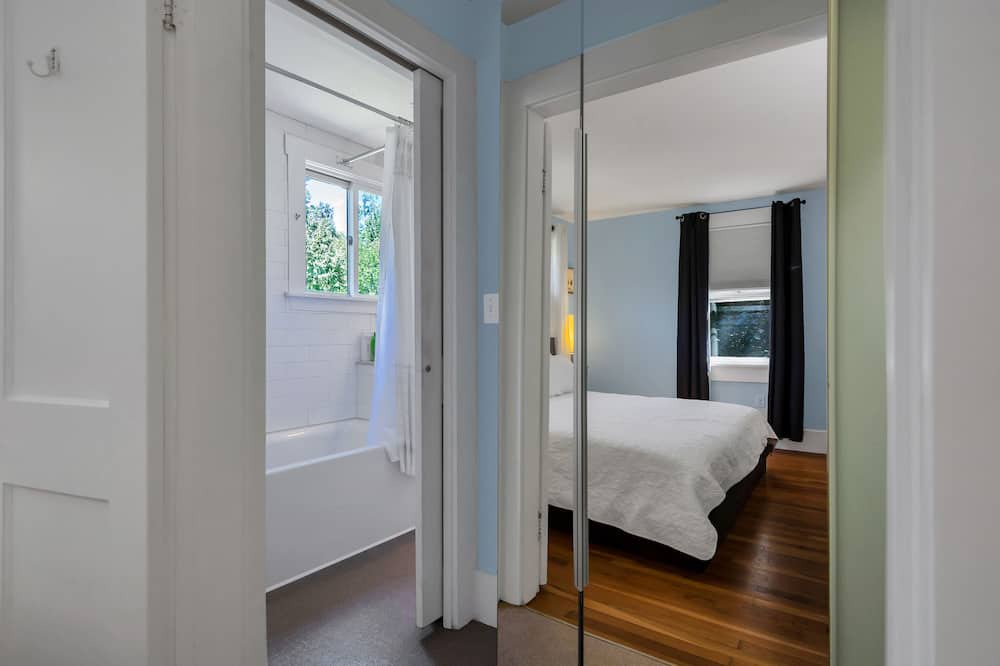Photo of Bedroom in Acton