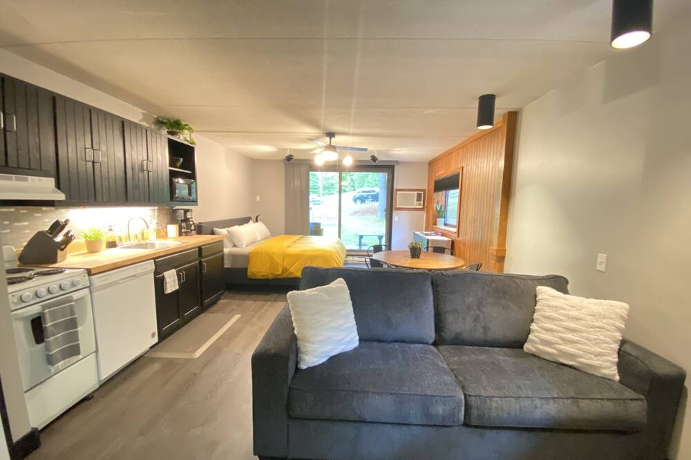 Photo of Livingroom in Jeffersonville