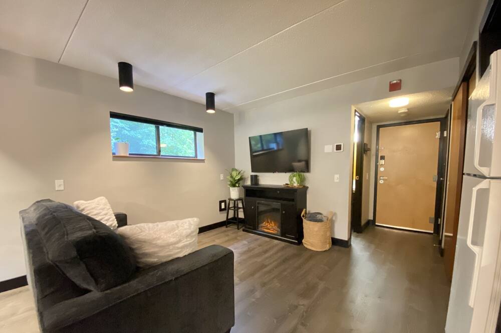 Photo of Livingroom in Jeffersonville