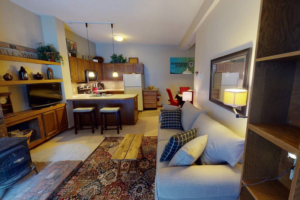 Photo of Livingroom in Pittsfield