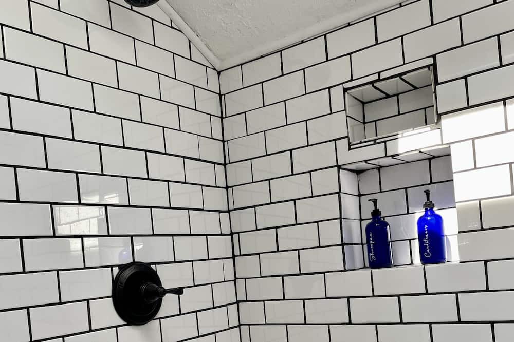Photo of Bathroom in Leetsdale