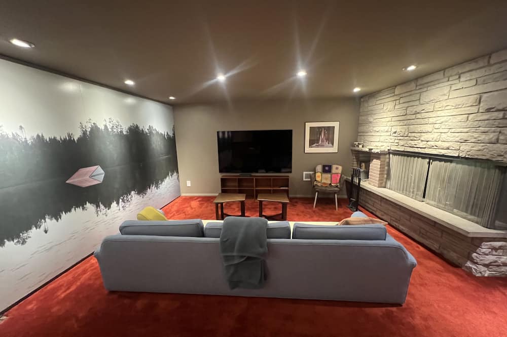 Photo of Livingroom in Plymouth