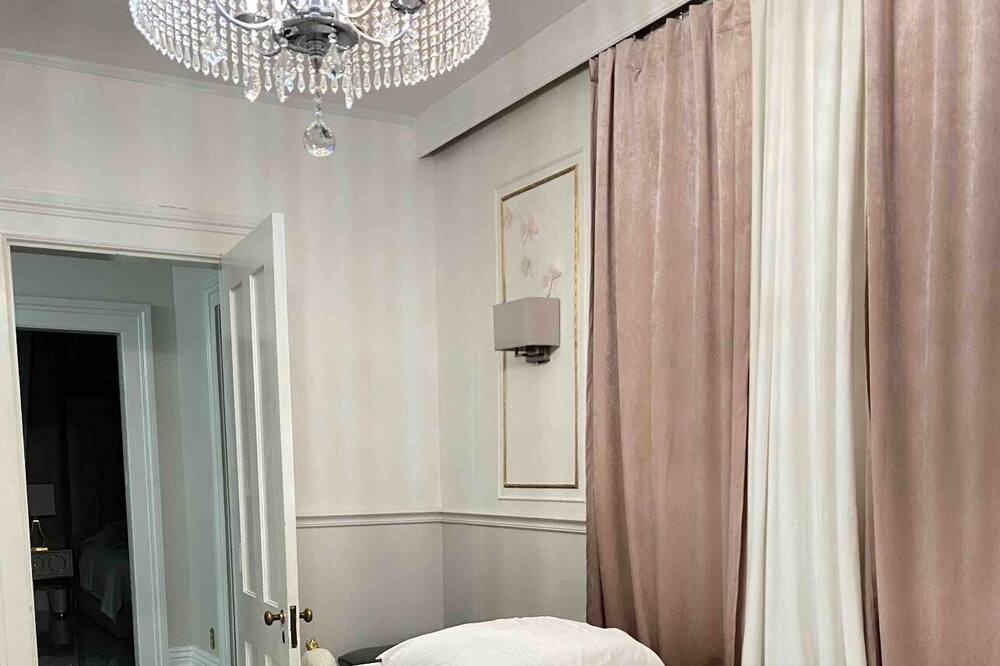 Photo of Bedroom in Newington