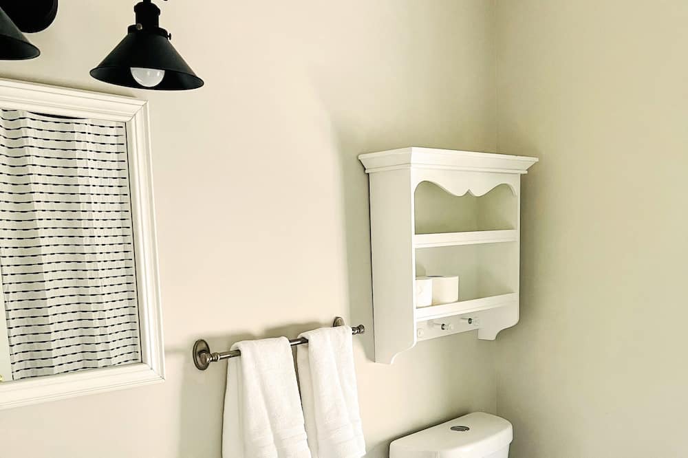 Photo of Bathroom in Lindstrom