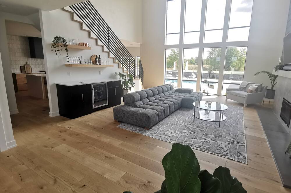 Photo of Livingroom in Custer