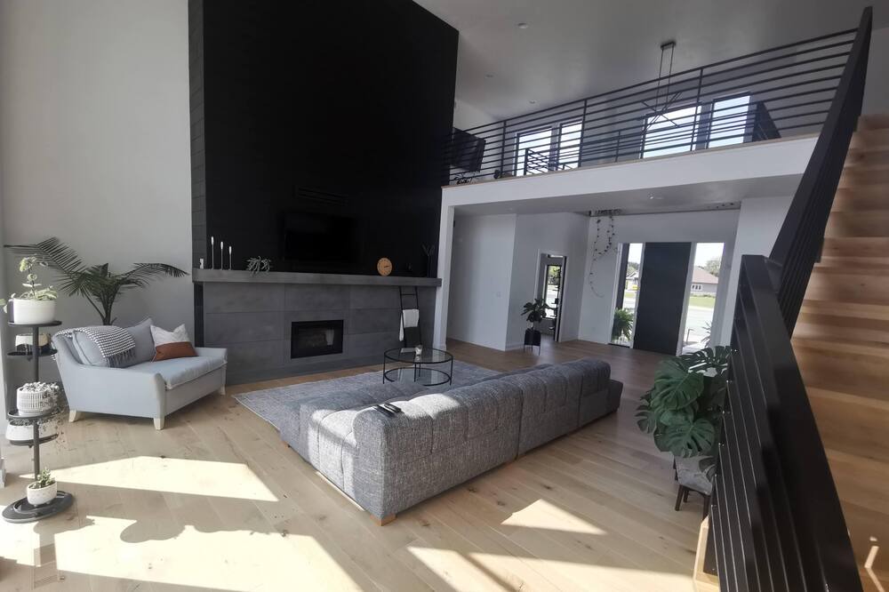 Photo of Livingroom in Custer