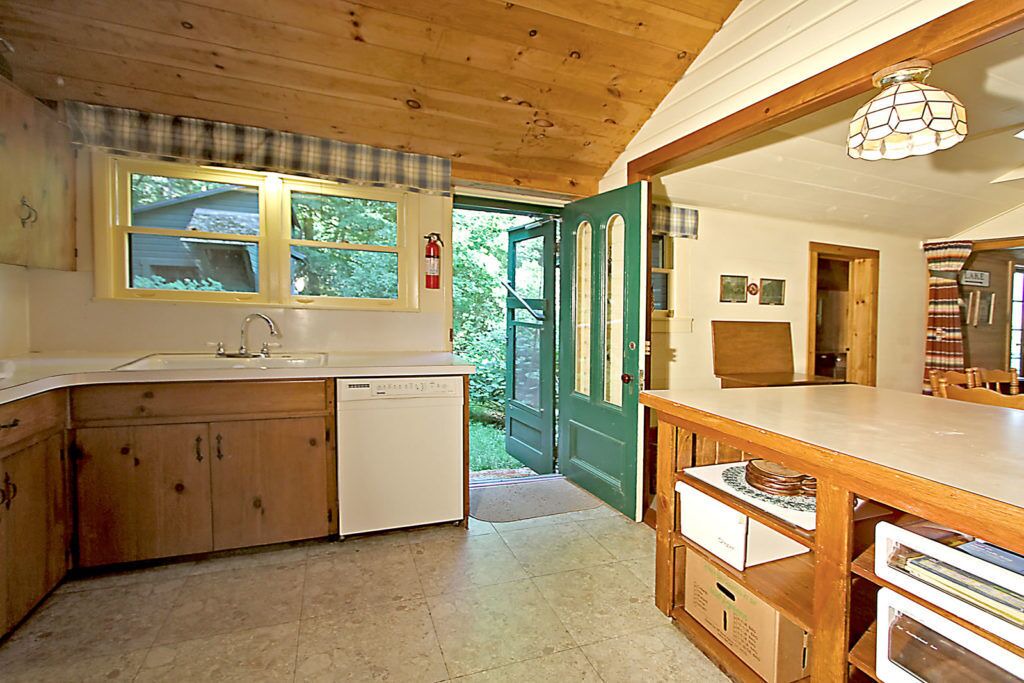 Photo of Kitchen in Huletts Landing