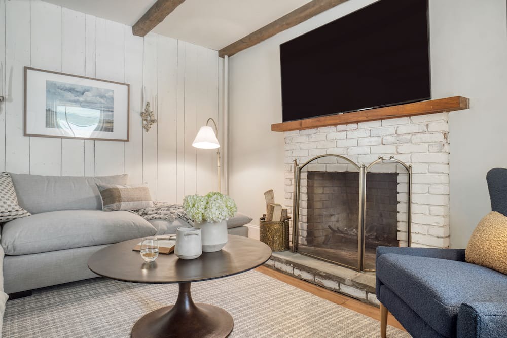 Photo of Livingroom in Lee