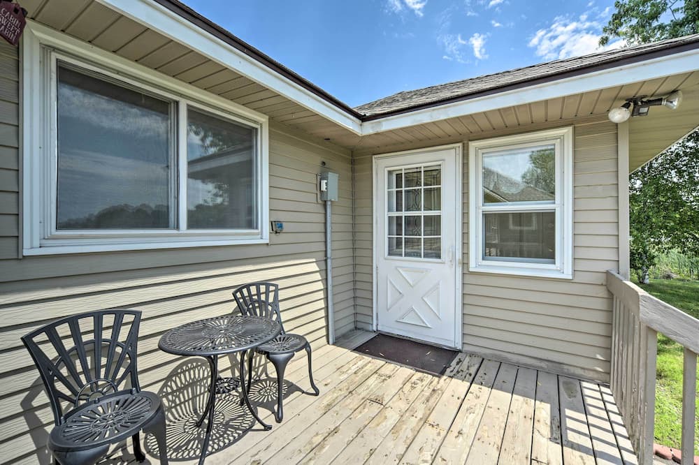 Photo of Patio Balcony in Lindstrom