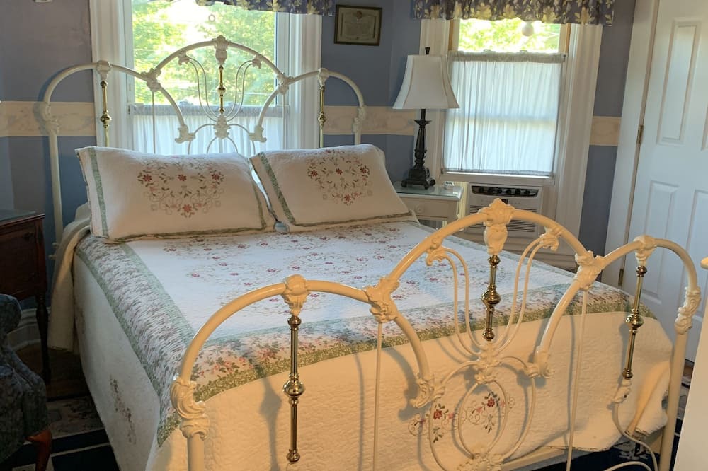 Photo of Bedroom in Brockport