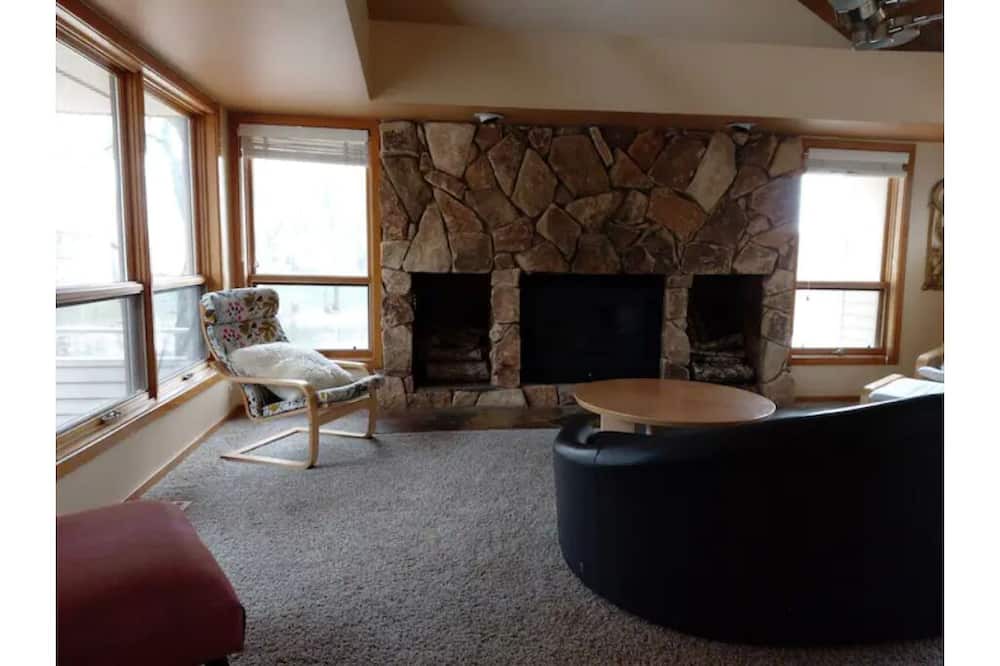 Photo of Livingroom in Minnetonka
