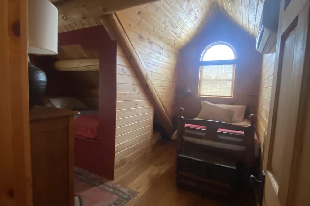 Photo of Bedroom in Bomoseen