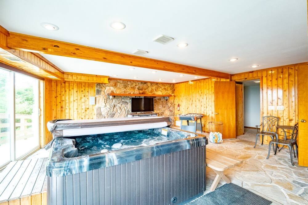 Photo of Bathroom in Old Timberline