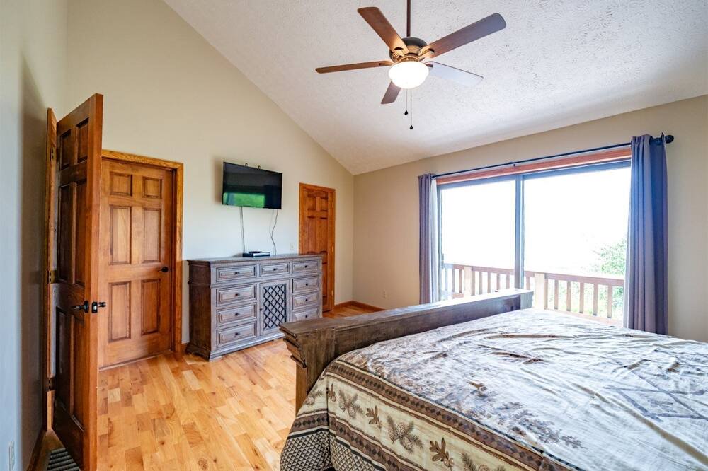 Photo of Bedroom in Old Timberline