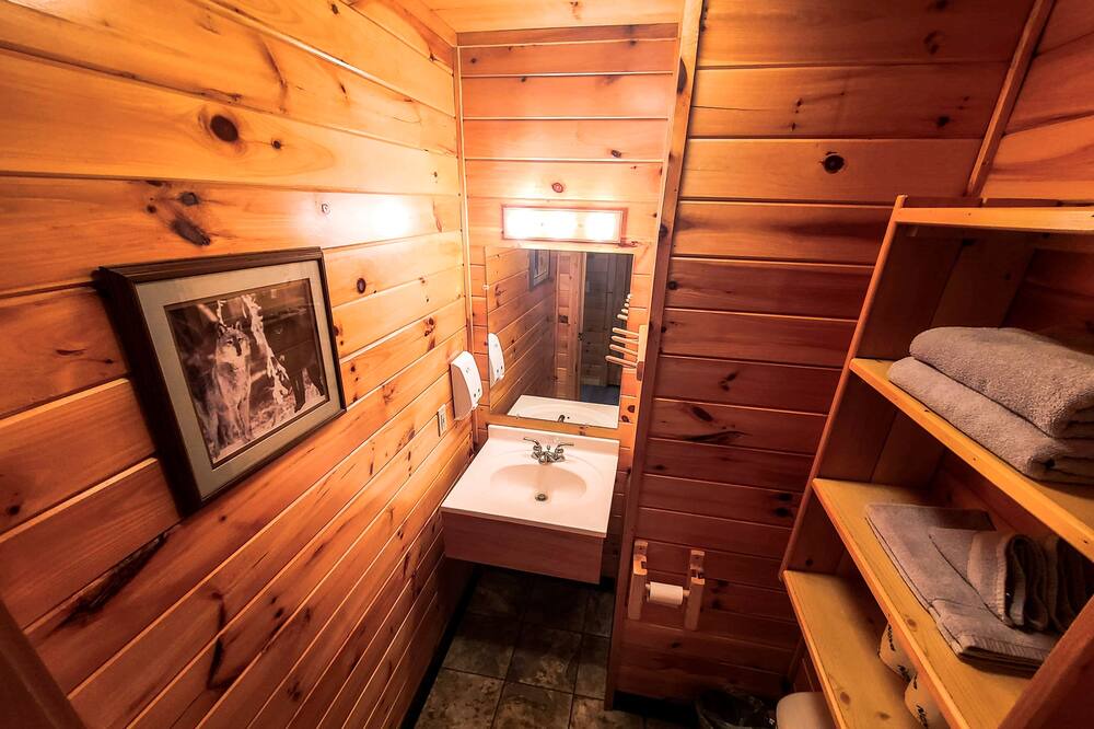 Photo of Bathroom in Chief Lake