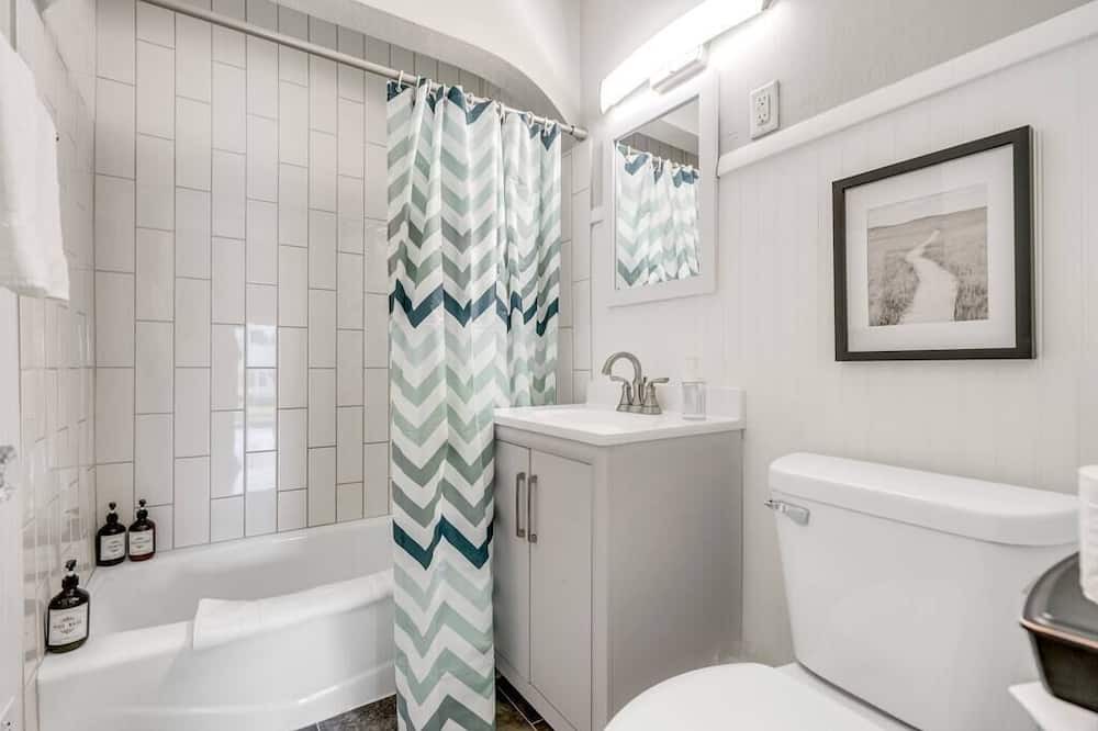 Photo of Bathroom in Midway
