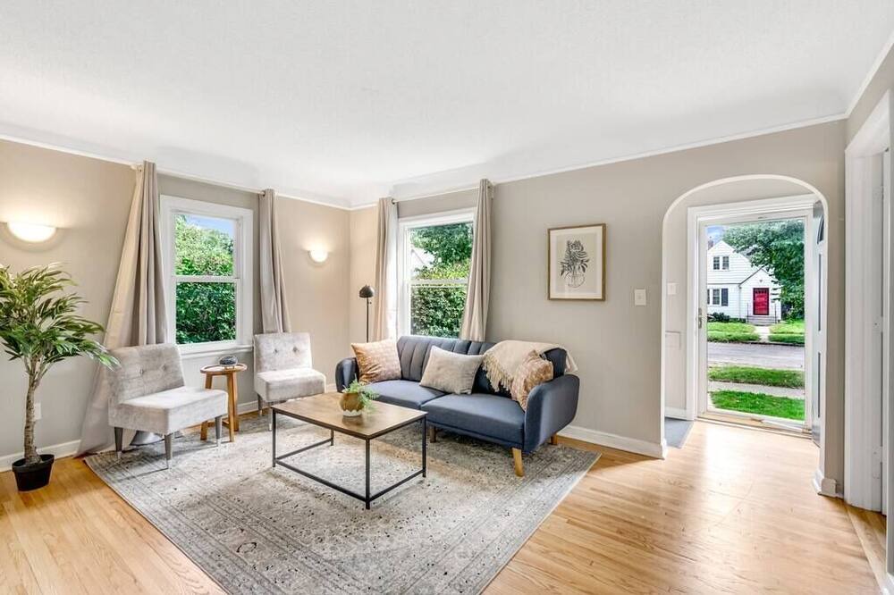 Photo of Bedroom in Midway