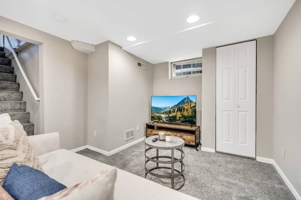 Photo of Bedroom in Midway