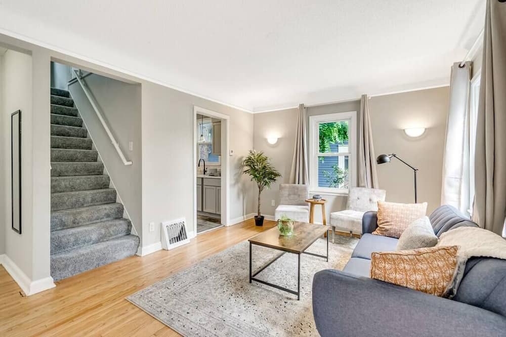 Photo of Bedroom in Midway