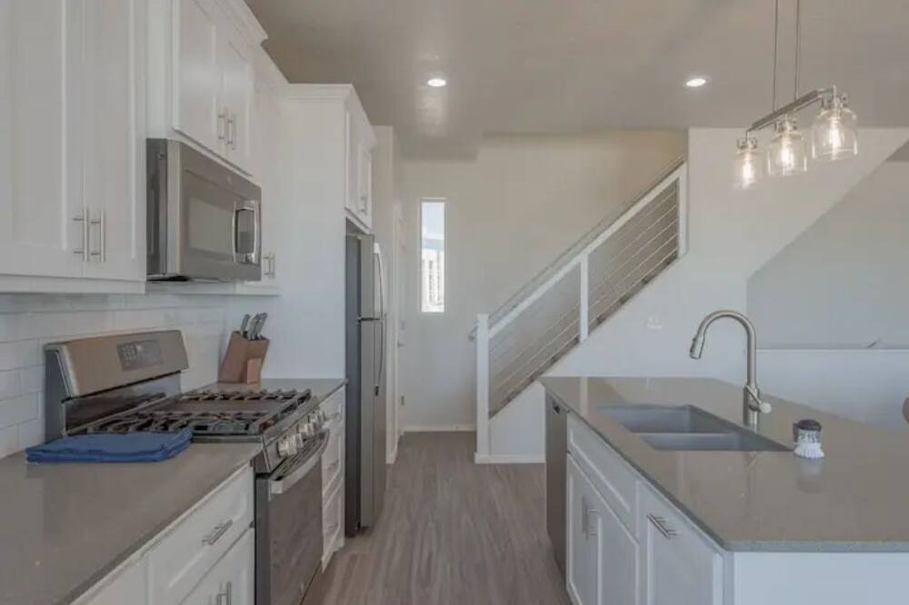 Photo of Kitchen in Alamedan Valley