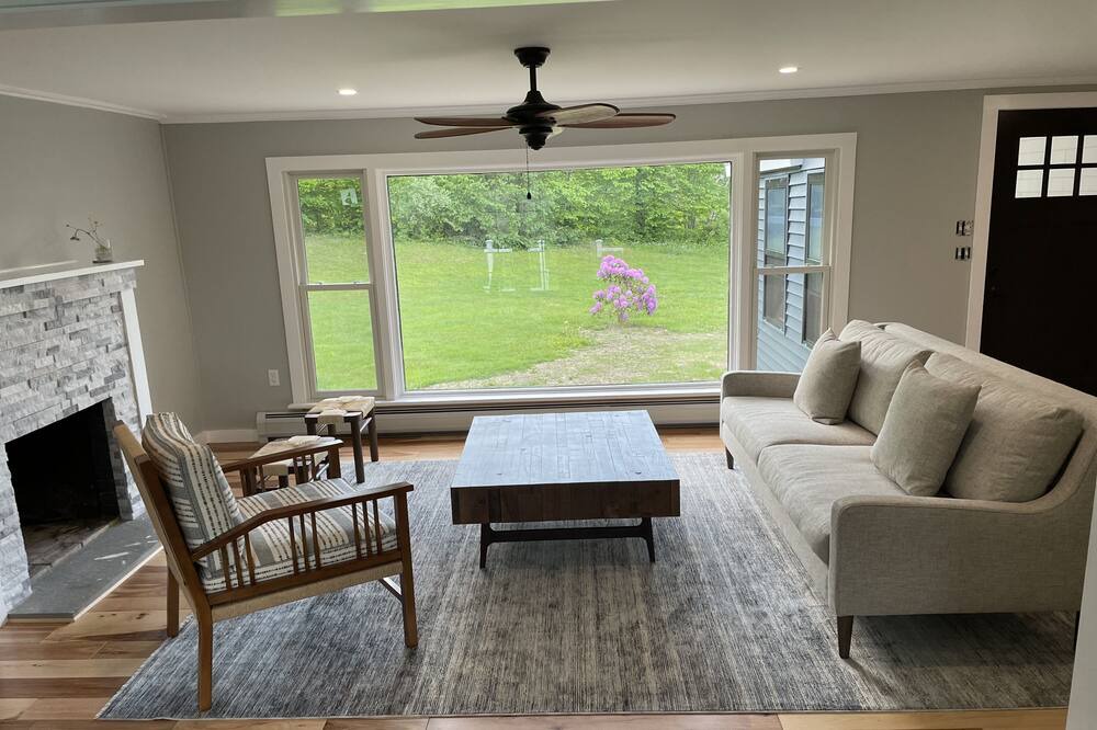 Photo of Livingroom in Hinsdale
