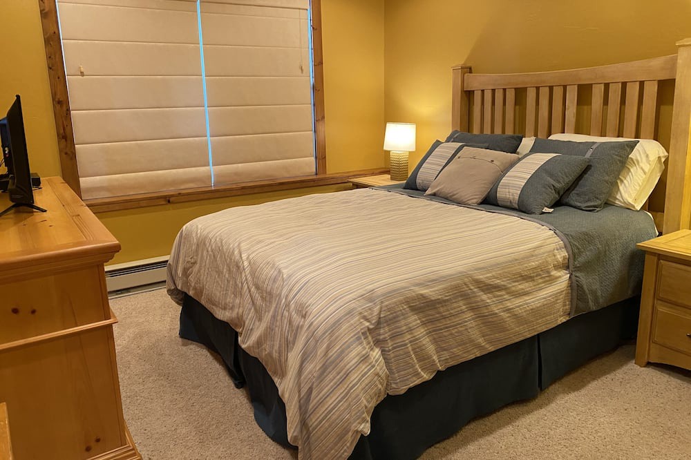 Photo of Bedroom in Alpine Village