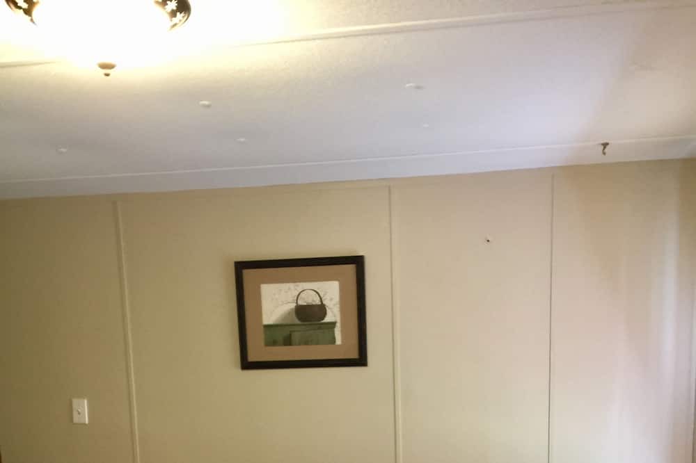 Photo of Bedroom in Schuyler Falls