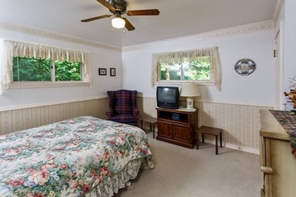 Photo of Bedroom in Egg Harbor