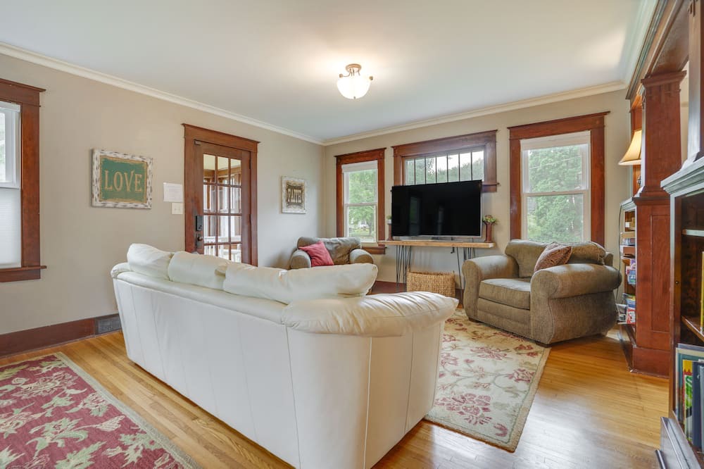 Photo of Bedroom in Lindstrom