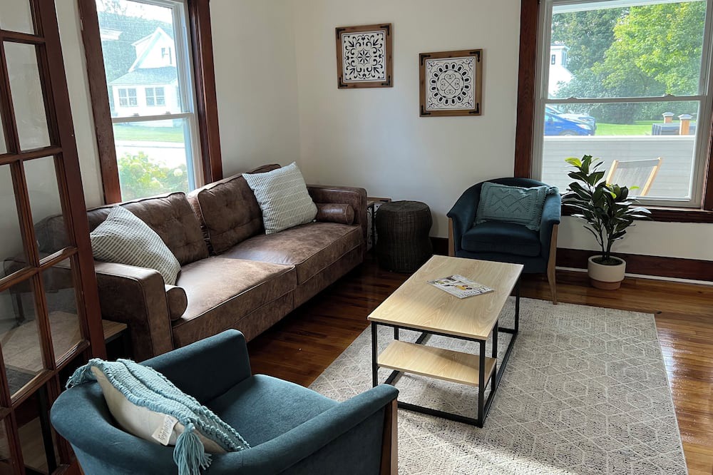Photo of Livingroom in Duxbury