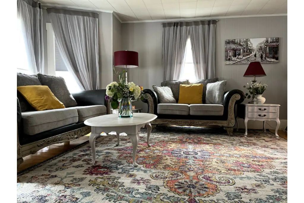 Photo of Livingroom in Newport