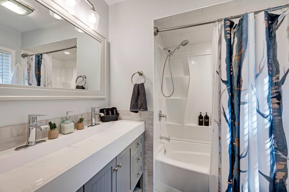 Photo of Bathroom in Ellison Bay