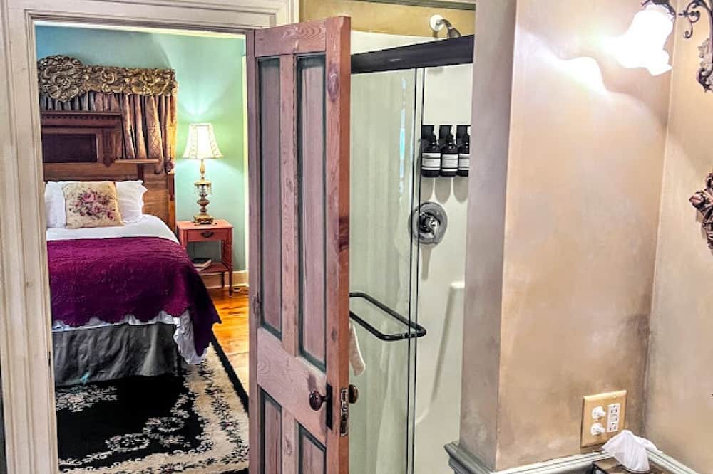 Photo of Bathroom in Franklin Springs