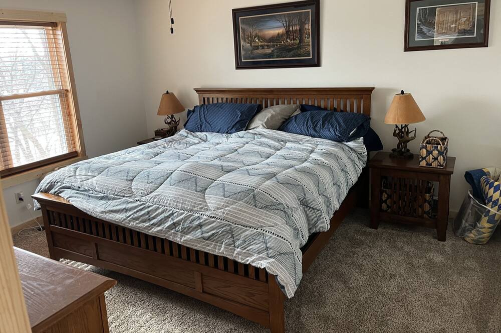 Photo of Bedroom in Jim Falls