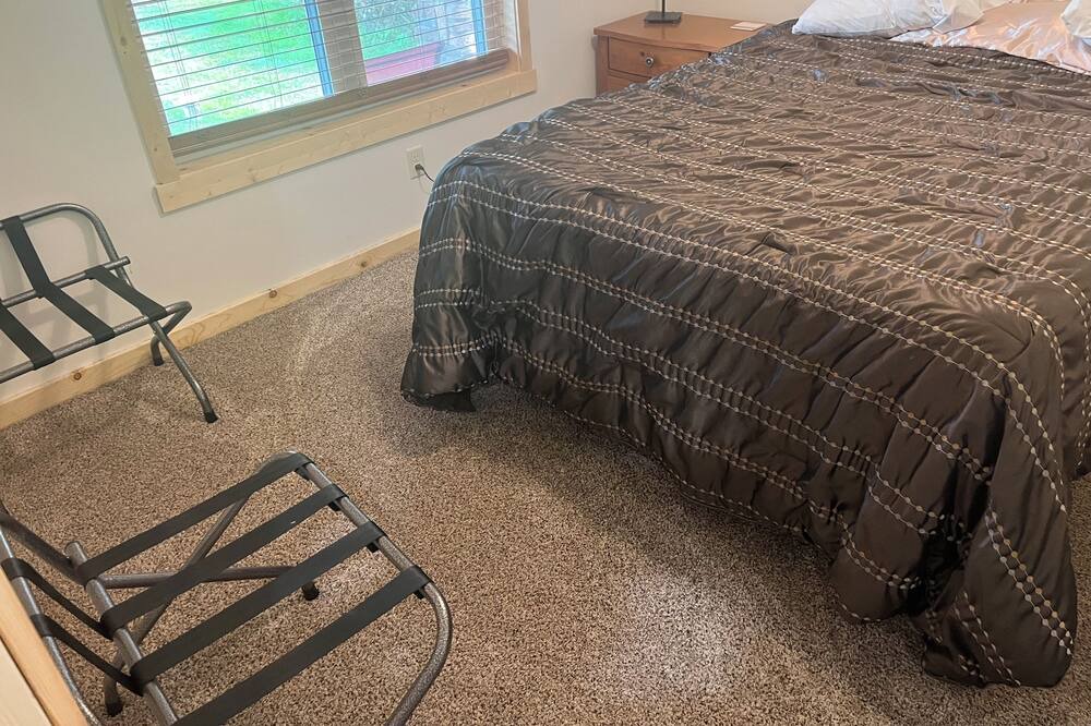 Photo of Bedroom in Jim Falls