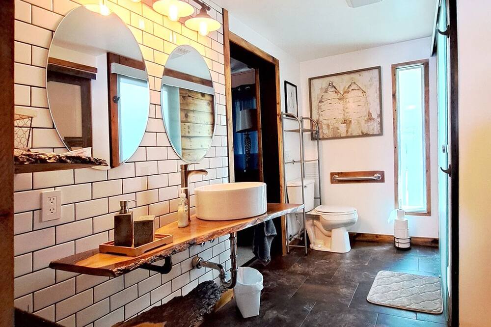 Photo of Bathroom in Lake City