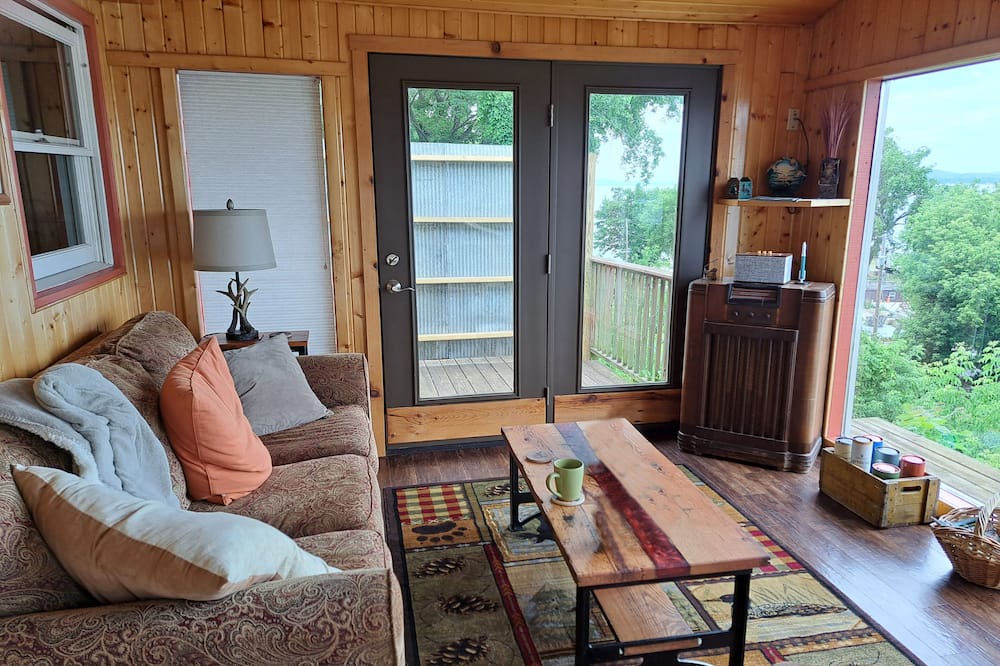 Photo of Livingroom in Lake City