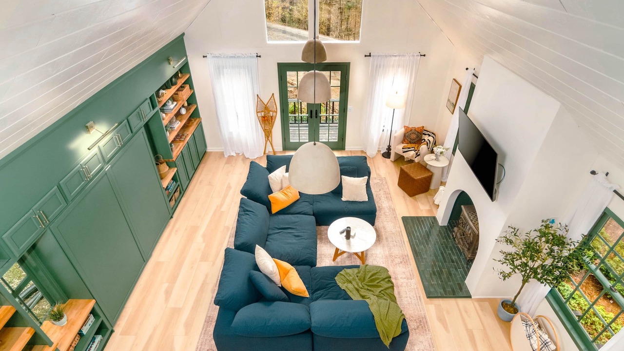 Photo of Livingroom in Middlefield