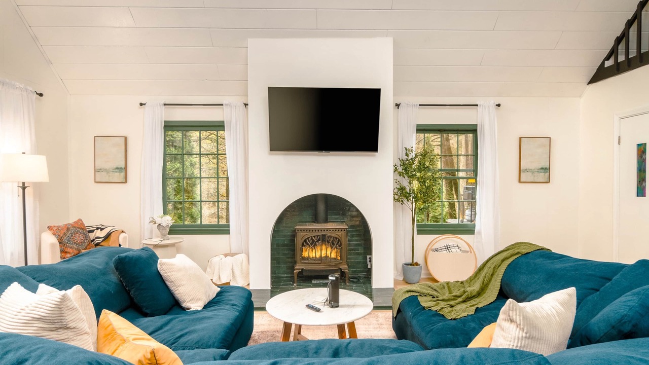 Photo of Livingroom in Middlefield