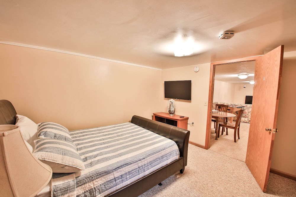 Photo of Bedroom in Mounds View