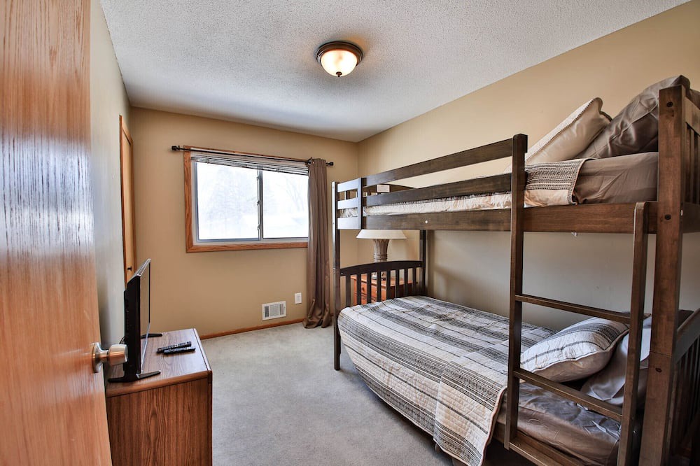 Photo of Bedroom in Mounds View