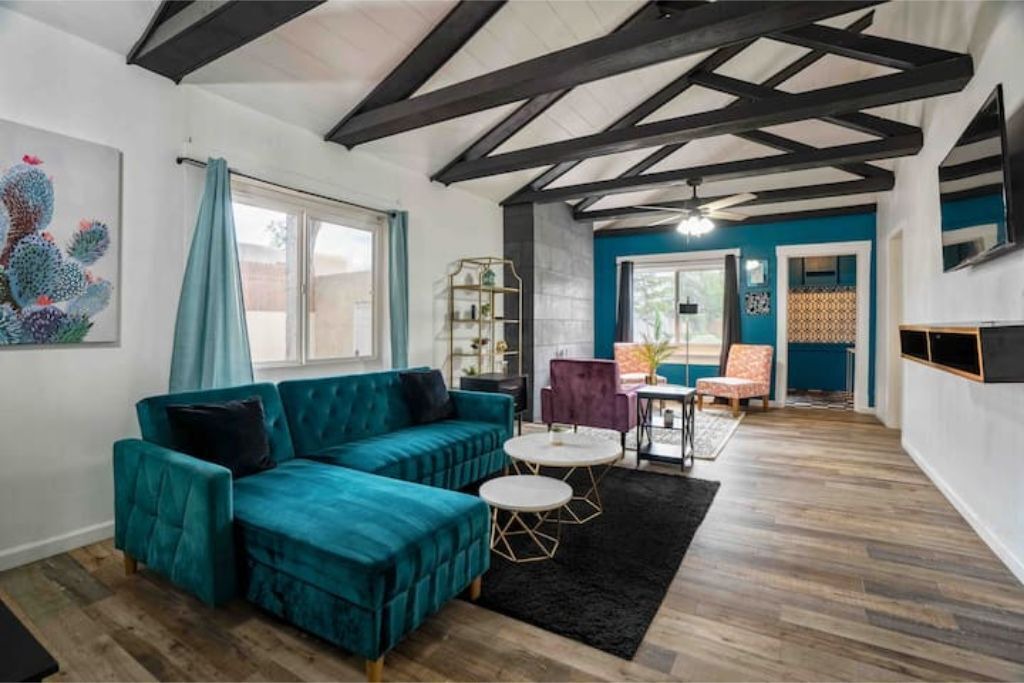Photo of Livingroom in University Heights