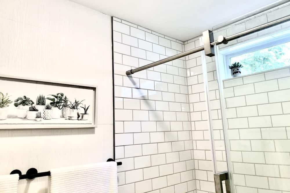 Photo of Bathroom in West Seventh