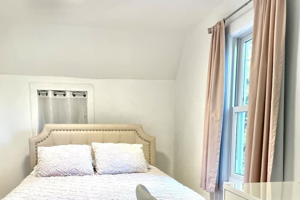 Photo of Bedroom in West Seventh
