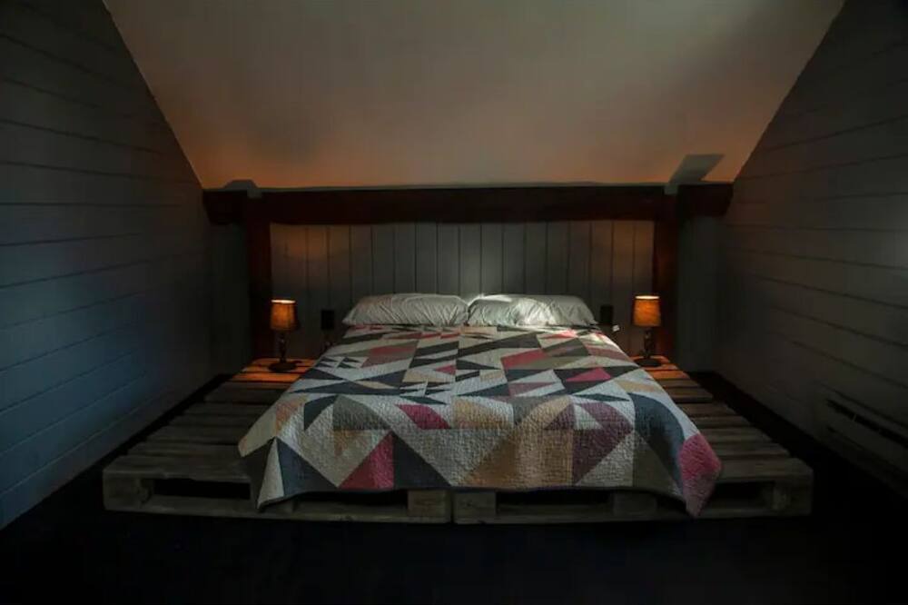 Photo of Bedroom in Moriah Center