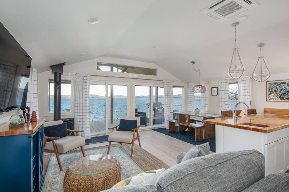 Photo of Bedroom in Malletts Bay