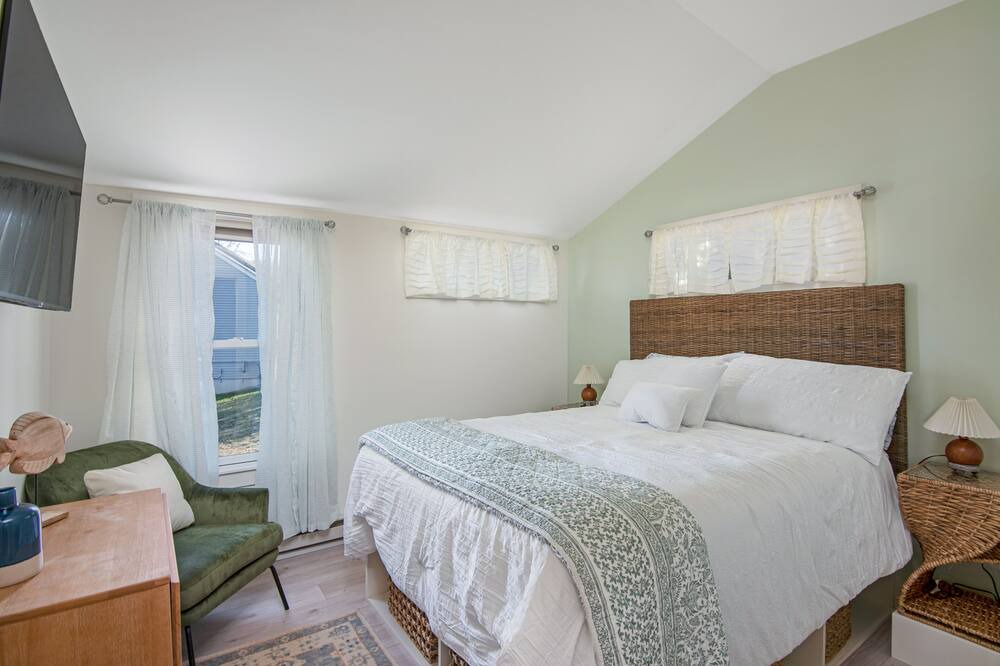 Photo of Bedroom in Malletts Bay