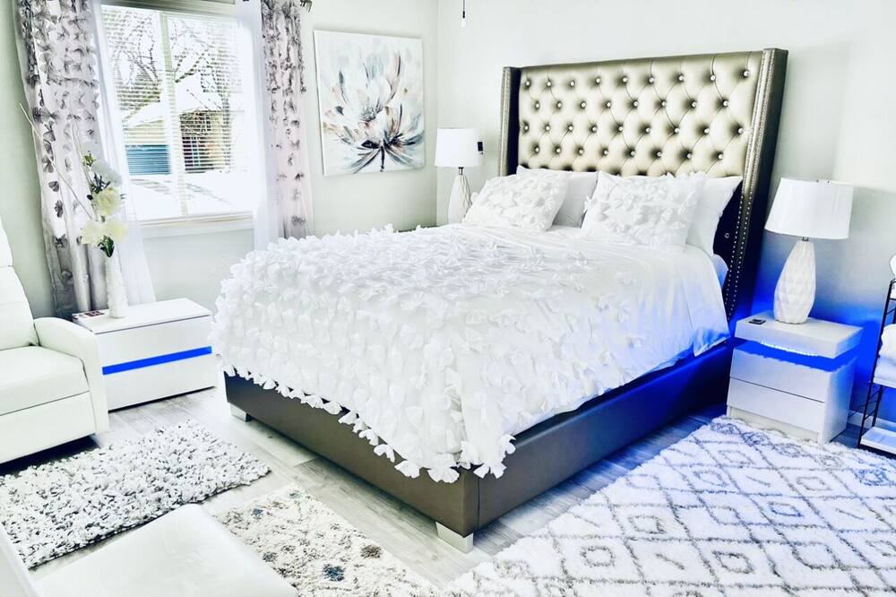Photo of Bedroom in Maplewood